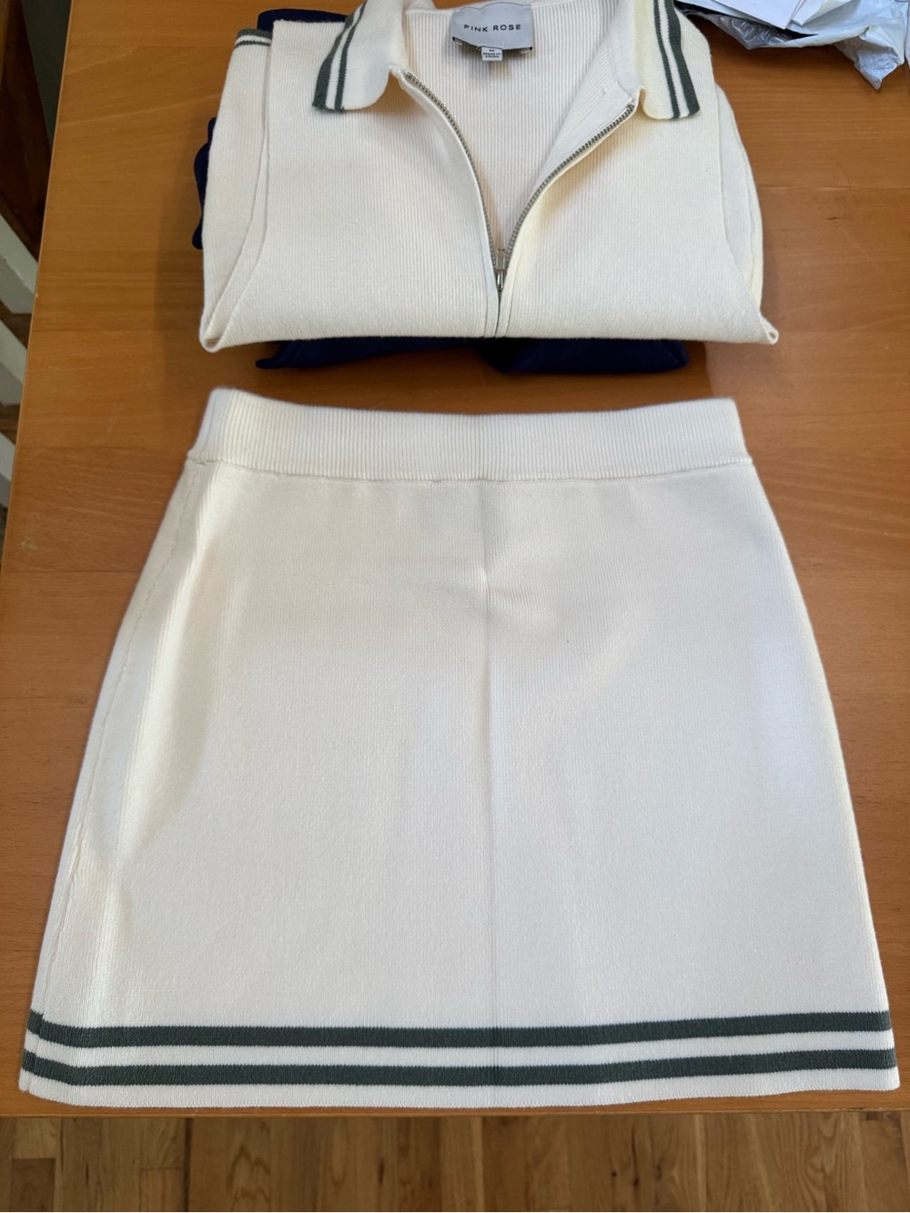 Sleeveless Zip-Up Sweater Vest and Skirt Set in Cream with Green Stripes